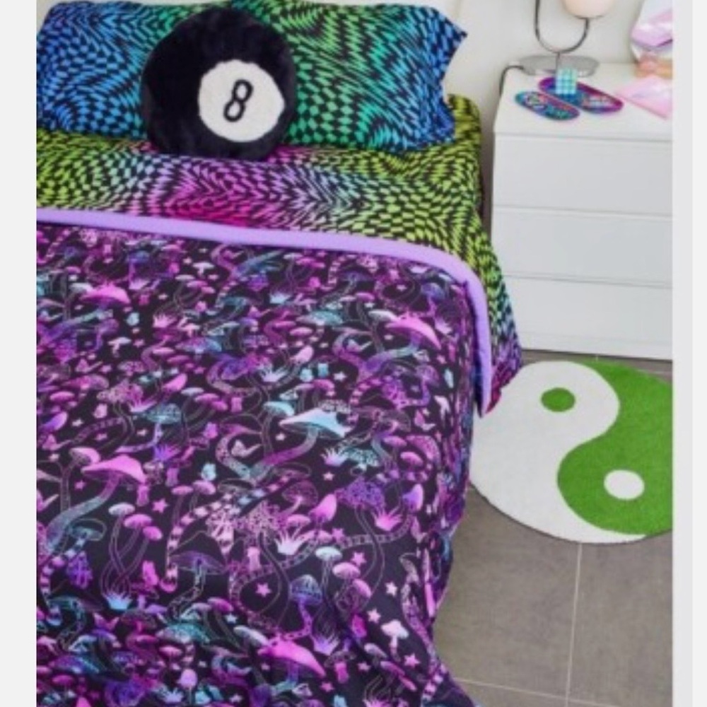 Vibrant Multicolor Bedding Set